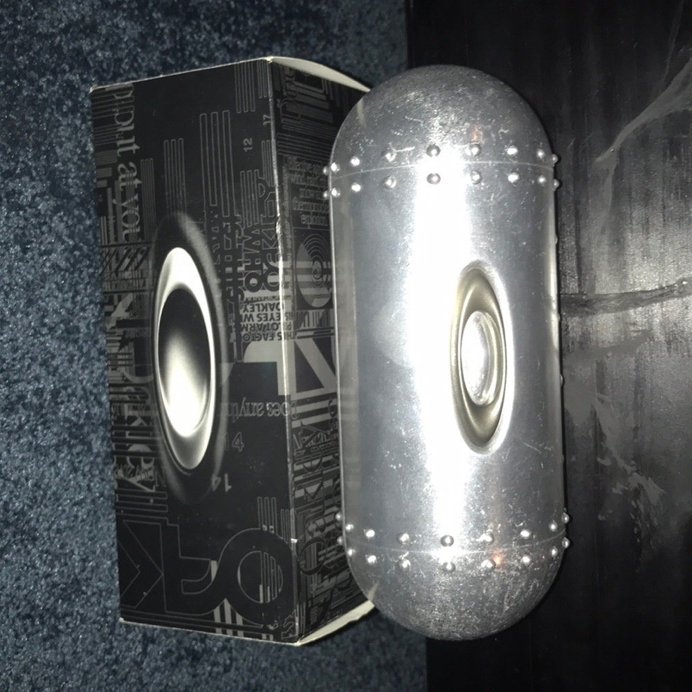 NWT Oakley sunglass case